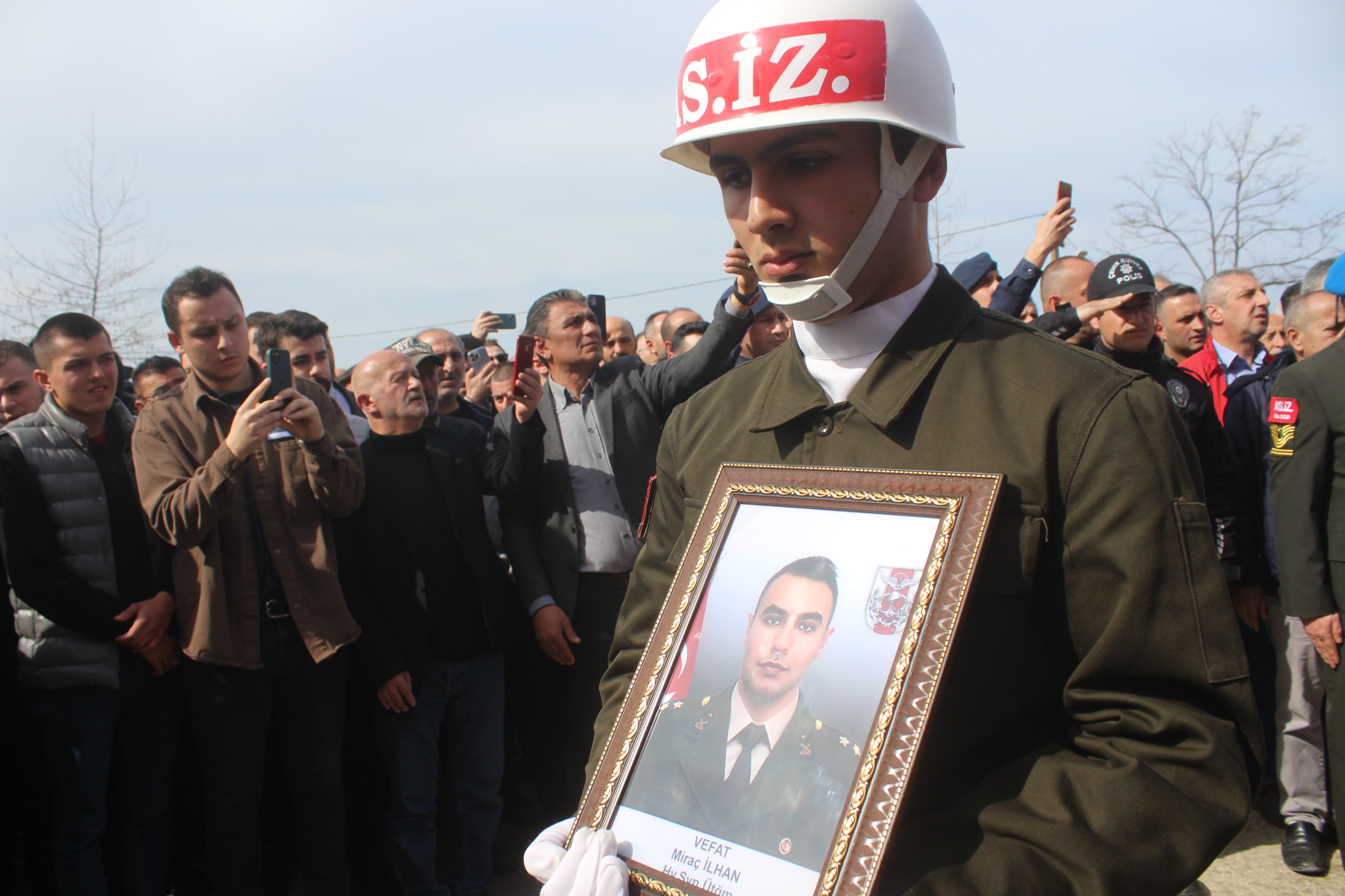 Depremde hayatını kaybeden Üsteğmen Giresun'da toprağa verildi