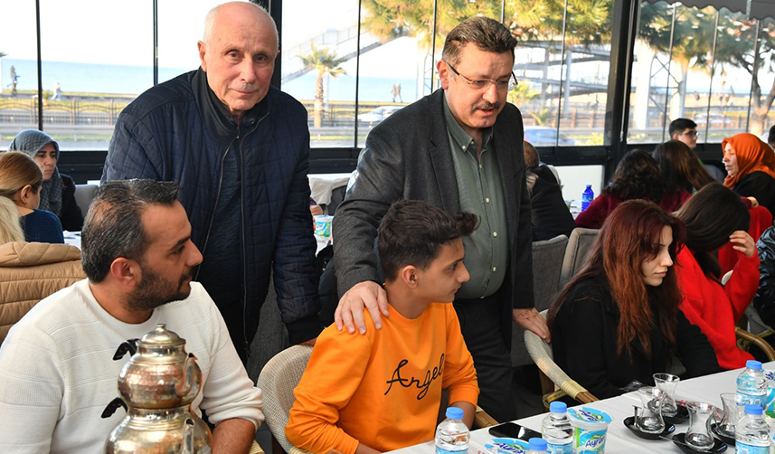 Başkan Genç, Trabzon'da depremzedelerle bir araya geldi
