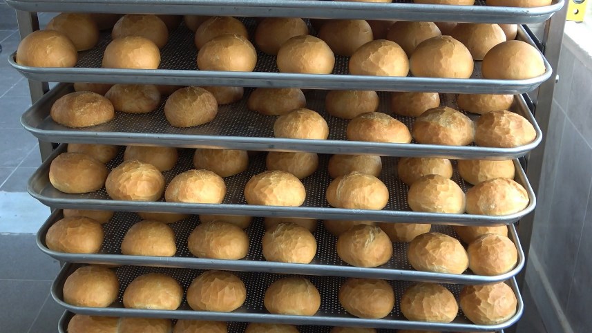 Gümüşhane'de okullar depremzedeler için ekmek üretim merkezi oldu!
