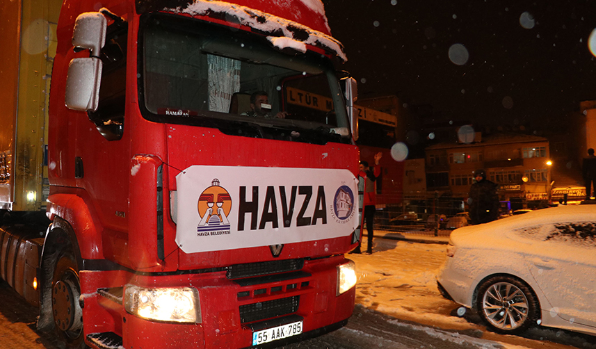 Samsun'da vatandaşlar deprem bölgesi için seferber oldu