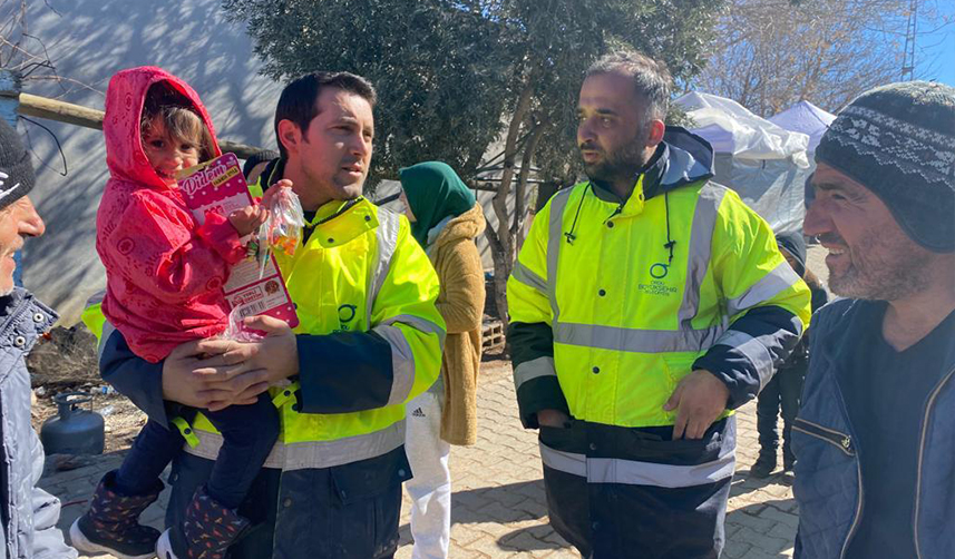 Trabzon ve çevre illerde depremzedelere yardım devam ediyor