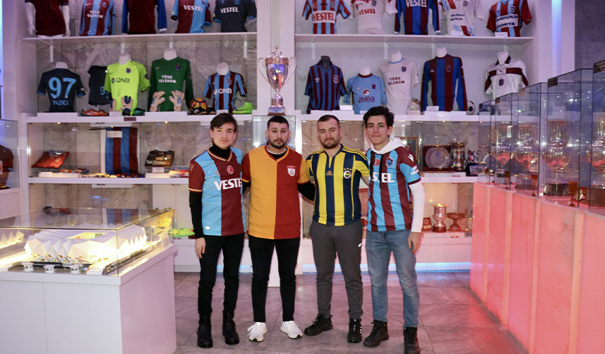 Trabzon'a-gelen-futbolseverler-Şamil-Ekinci-Müzesi'ni-ziyaret-etti