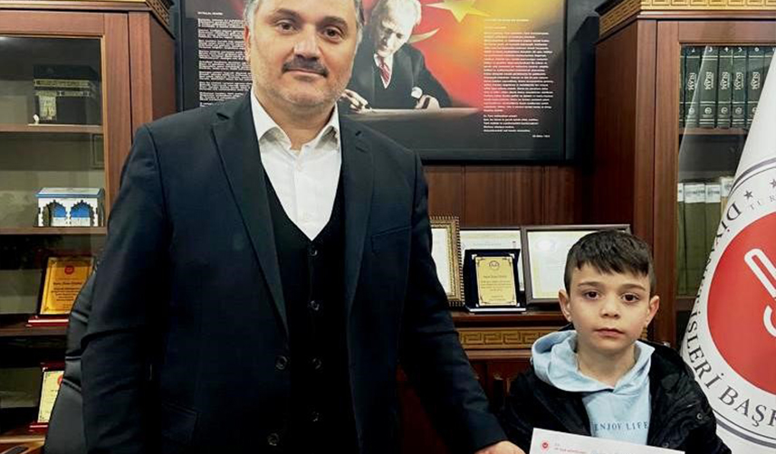Trabzon'da minikler etkinlikten kazandıkları paraları depremzedelere bağışladı