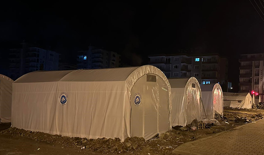 Trabzon'da Ortahisar Belediyesi'nden deprem bölgesine çadır yardımı