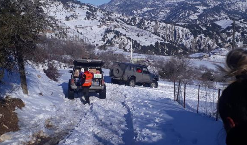 Trabzon'dan deprem bölgesine giden 'Off-Road'cular ulaşımı zor yerlere yardım götürüyor