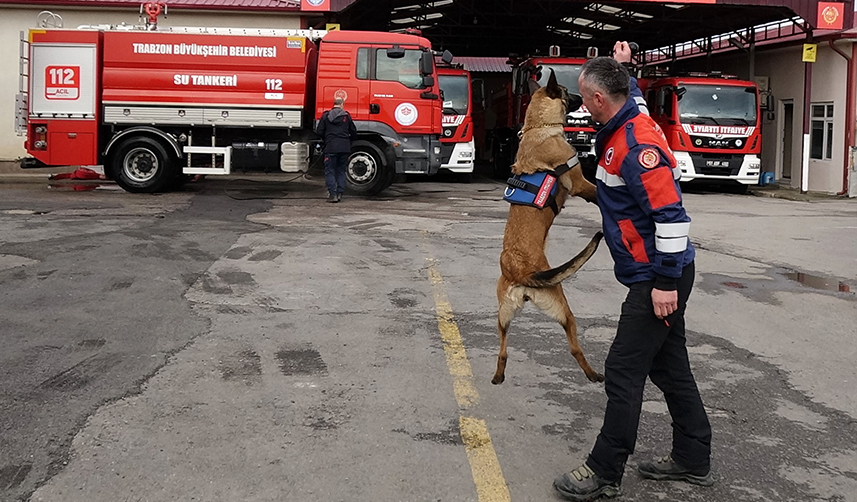 Trabzon'dan deprem bölgesine gittiler, 14 kişiyi sağ kurtardılar: 'Demirleri elimizle büktüğümüz oldu'