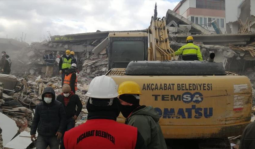 Trabzon'un Akçaabat ilçesi, deprem bölgesi için seferber oldu