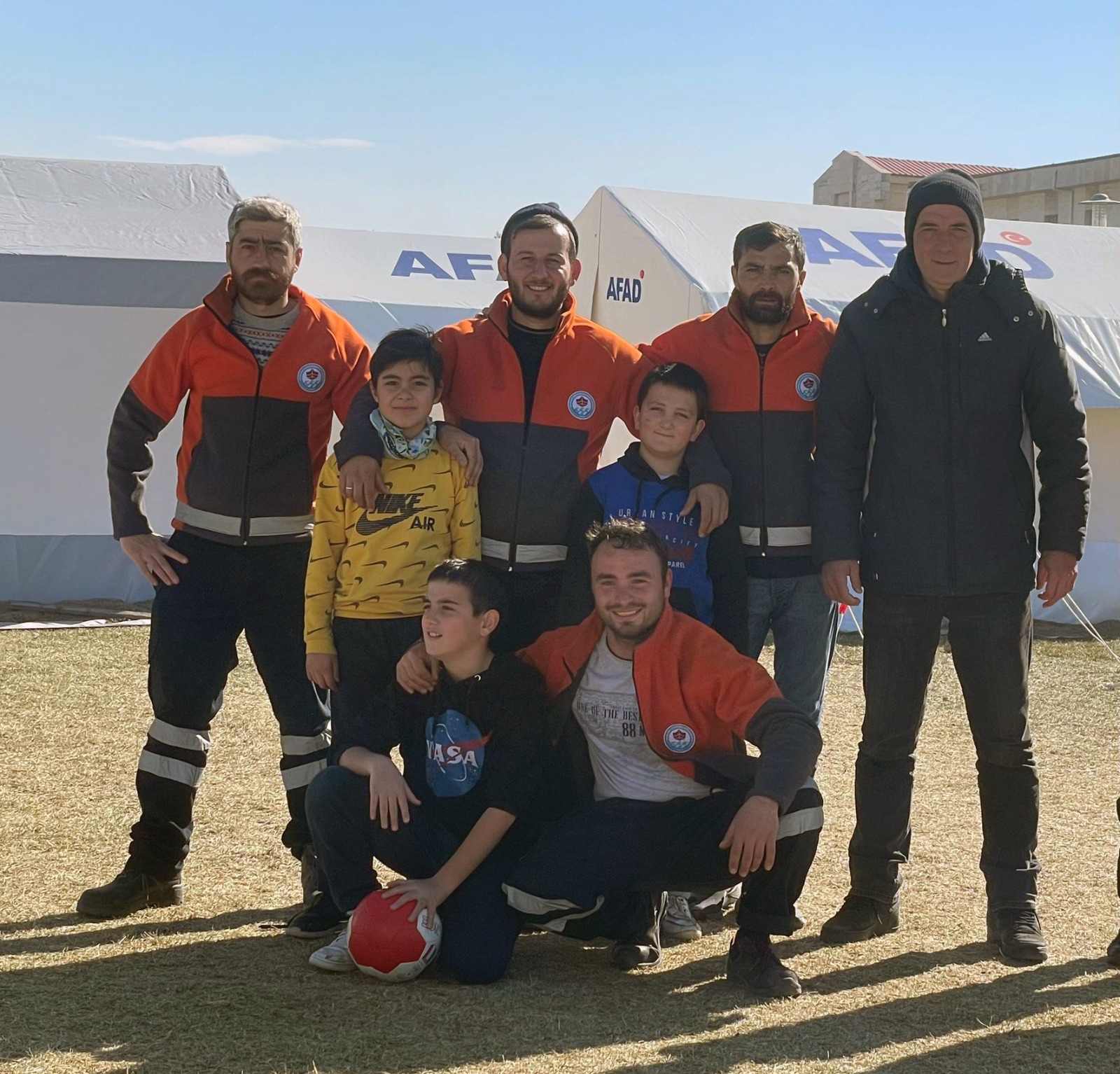 Trabzon Büyükşehir ekiplerinden depremzede çocuklara özel ilgi 