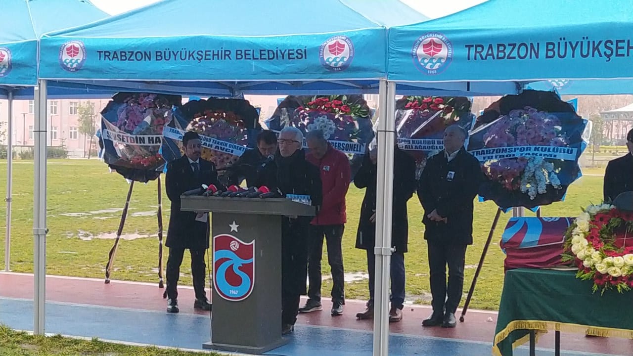 Trabzonspor efsanesi Ahmet Suat Özyazıcı için tören düzenlendi!