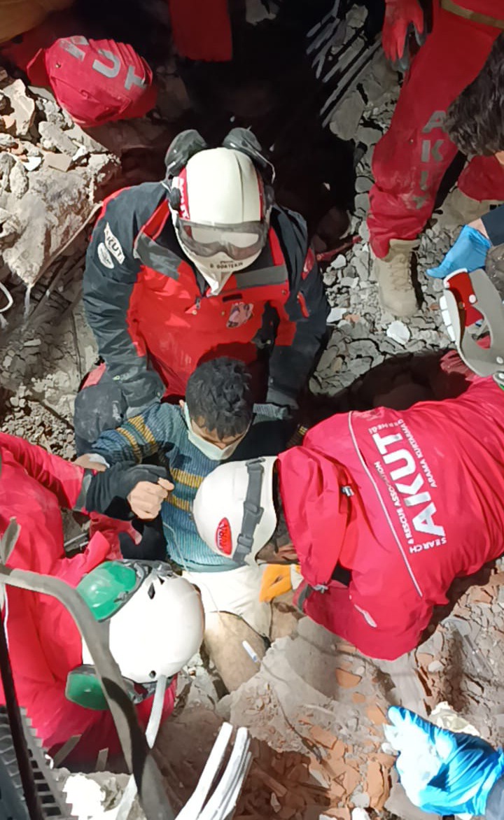 AKUT Trabzon ekibi 28 gönüllüsüyle deprem bölgesinde hayat kurtardı