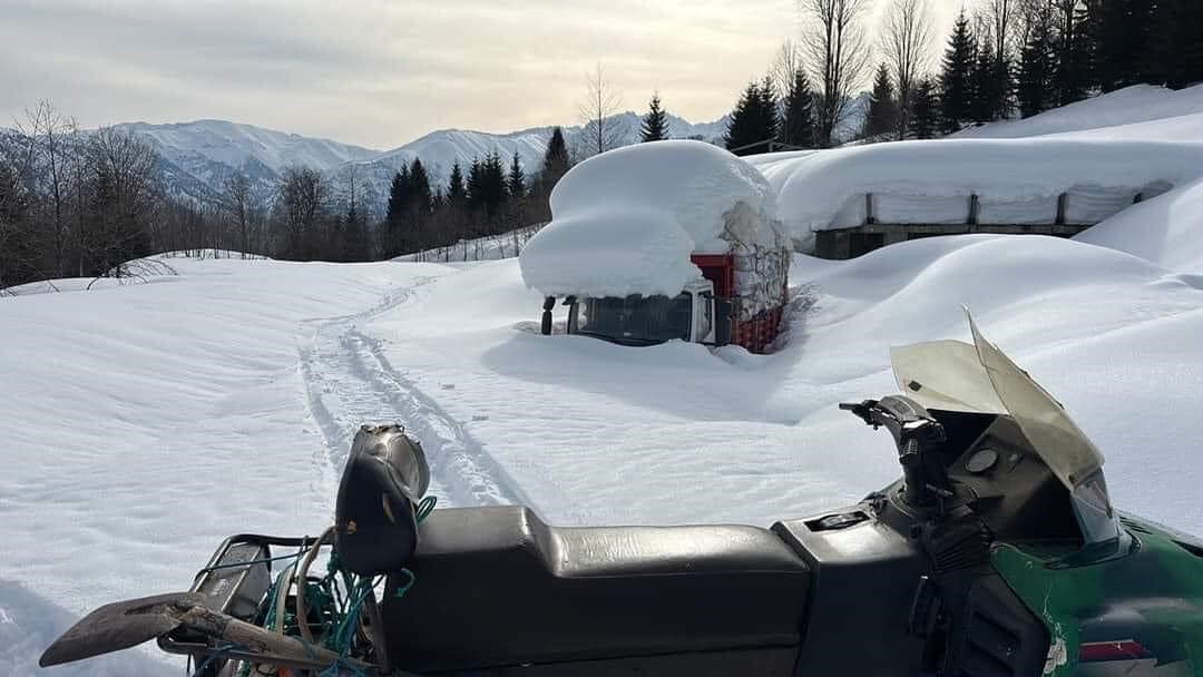 Artvin'den deprem bölgesine gidecek odun yardımına kar engeli