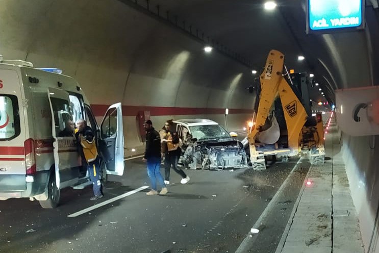 Gümüşhane'de tünel içinde kaza! 1 kişi yaralandı