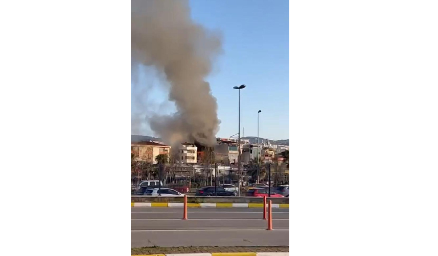 İstanbul'da 7 katlı otelde yangın! 2 ölü 2 yaralı 