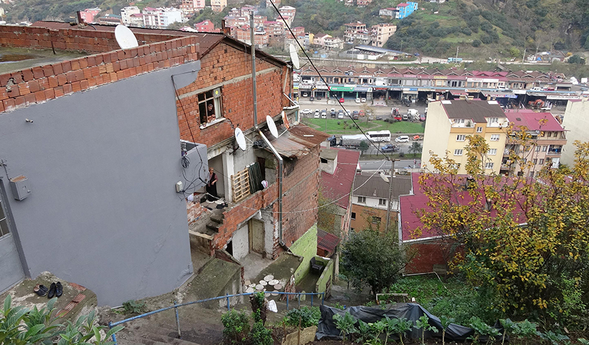 Trabzon'da 60 tonluk kaya tehdidine çifte tedbir!