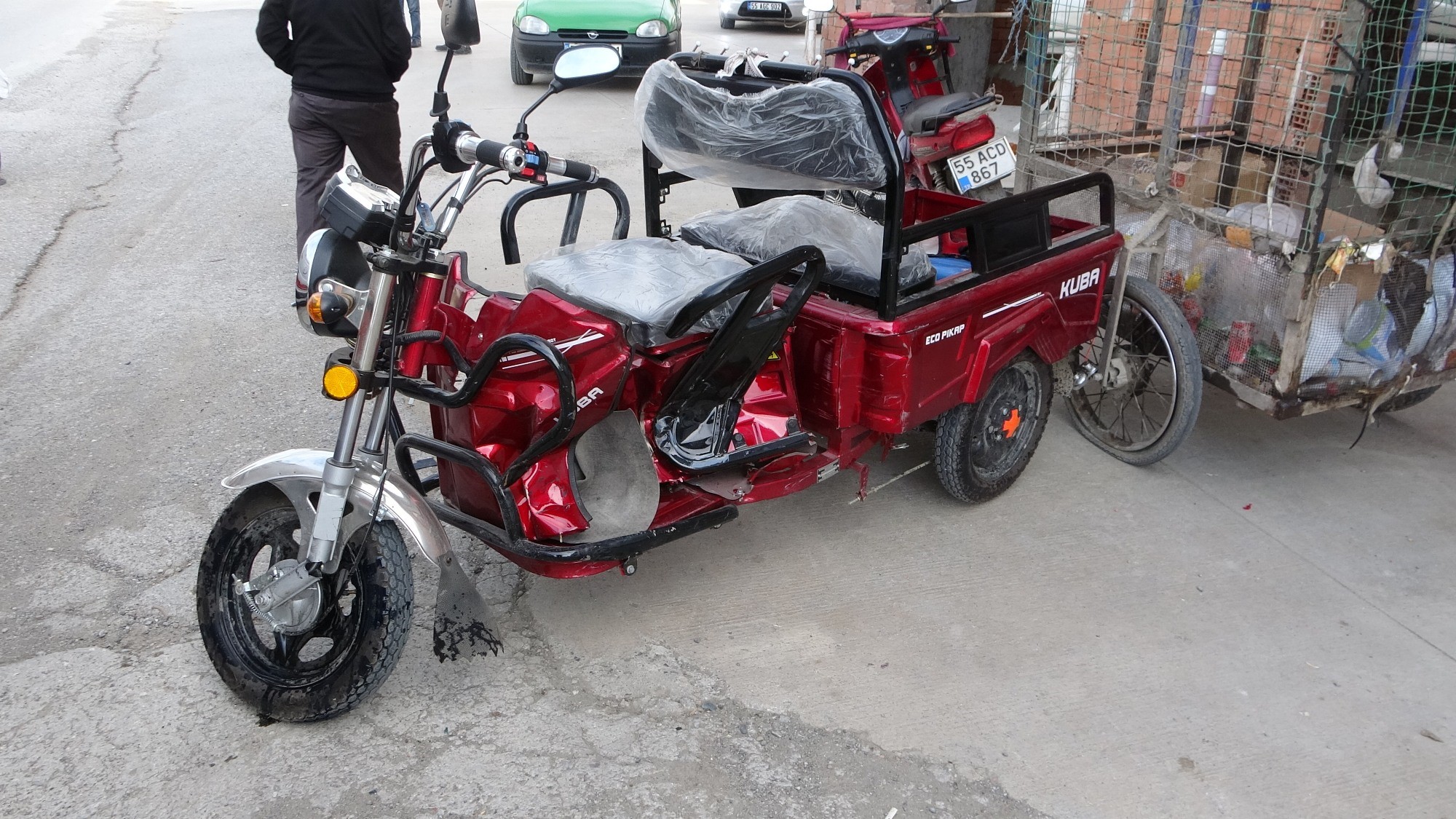 Samsun'da otomobil elektrikli bisiklete çarptı! 1 yaralı 