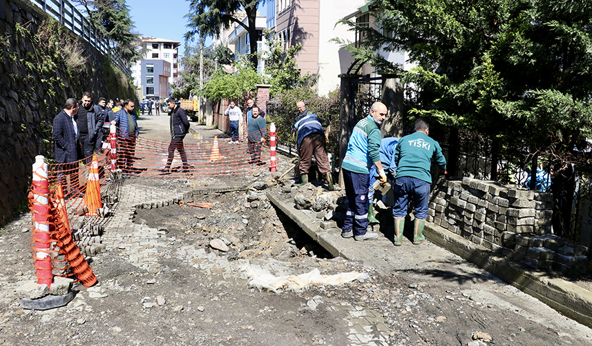 Trabzon'da ana su hattı patladı