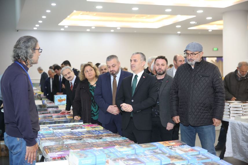 Trabzon Yomra'da kitap günleri başladı