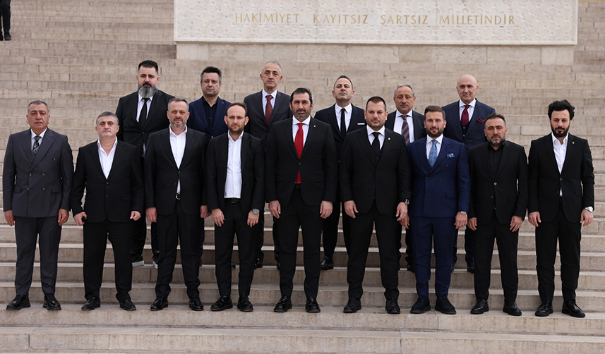 Trabzonspor Yönetim Kurulu Anıtkabir’i ziyaret etti