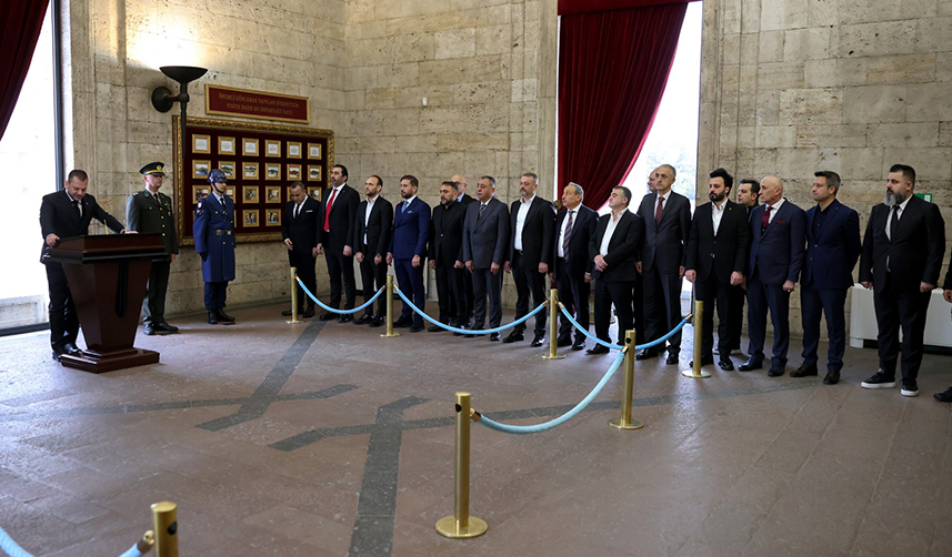 Trabzonspor Yönetim Kurulu Anıtkabir’i ziyaret etti