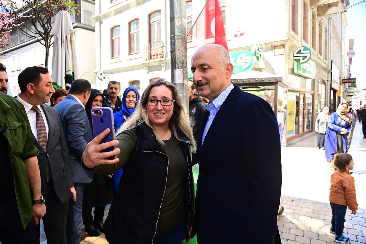 Bakan Karaismailoğlu'ndan Trabzon'da esnaf ziyareti 