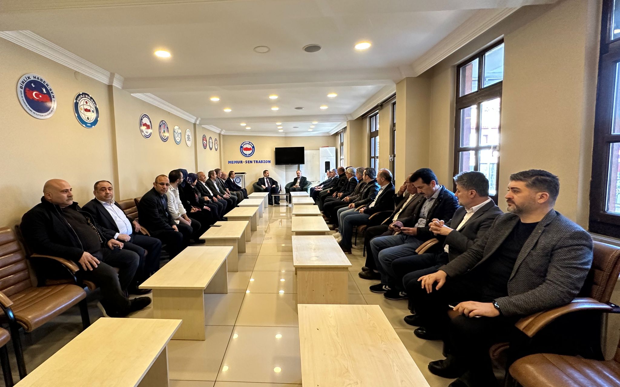 AK Parti Trabzon Milletvekili Adayı Şen'den Memur-Sen'e ziyaret