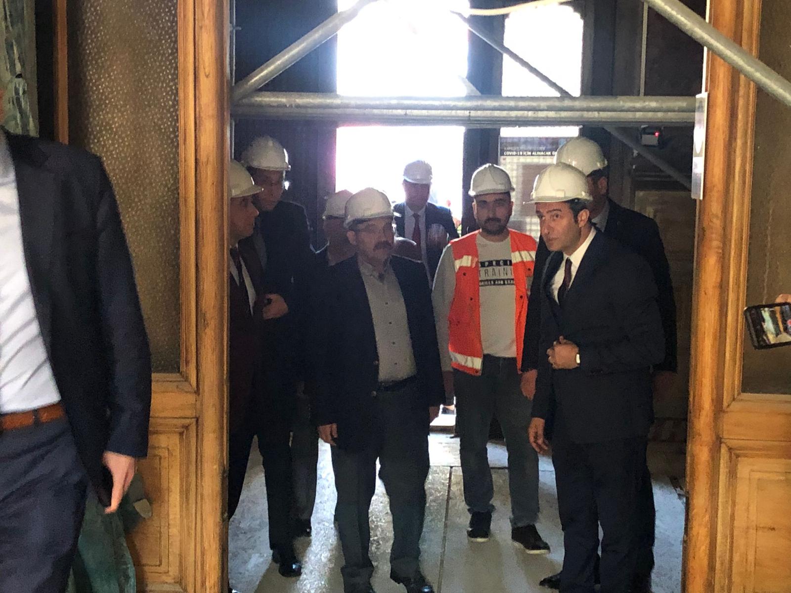 Trabzon valisi İsmail Ustaoğlu tadilatı süren Kostaki konağı’nda incelemelerde bulundu! İşte tamamlanacağı tarih