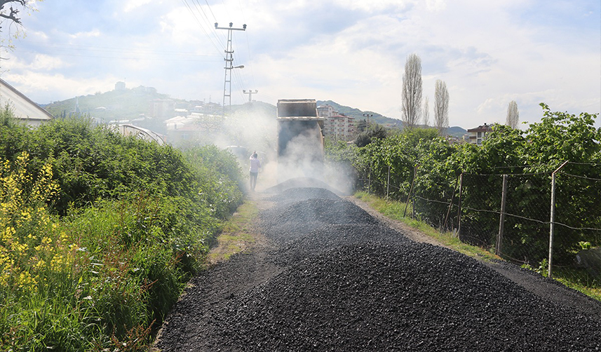 Akçaabat Belediyesi asfalt çalışmalarına devam ediyor