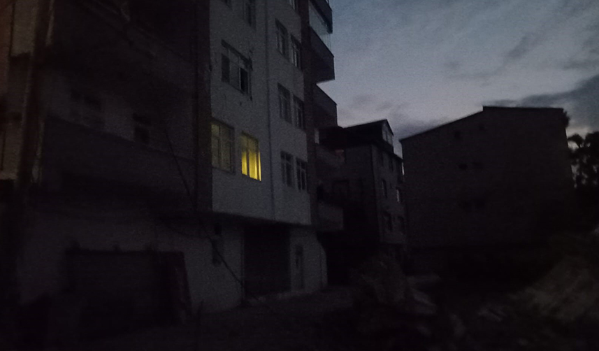 Giresun'da minare yıkımı sırasında tel koptu! İlçe elektriksiz kaldı