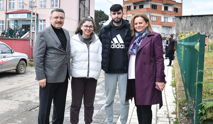 Ortahisar Belediye Başkanı Ahmet Metin Genç oyunu kullandı