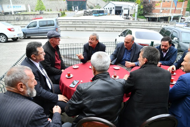 Trabzon'da Başkan Genç, kırsal mahallelerde vatandaşları dinledi (1)