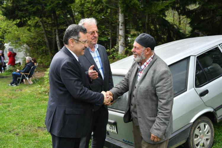 Trabzon'da Başkan Genç, kırsal mahallelerde vatandaşları dinledi (11)