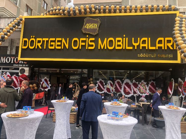 Trabzon’da Dörtgen Ofis Mobilyaları yeni şubesini açtı