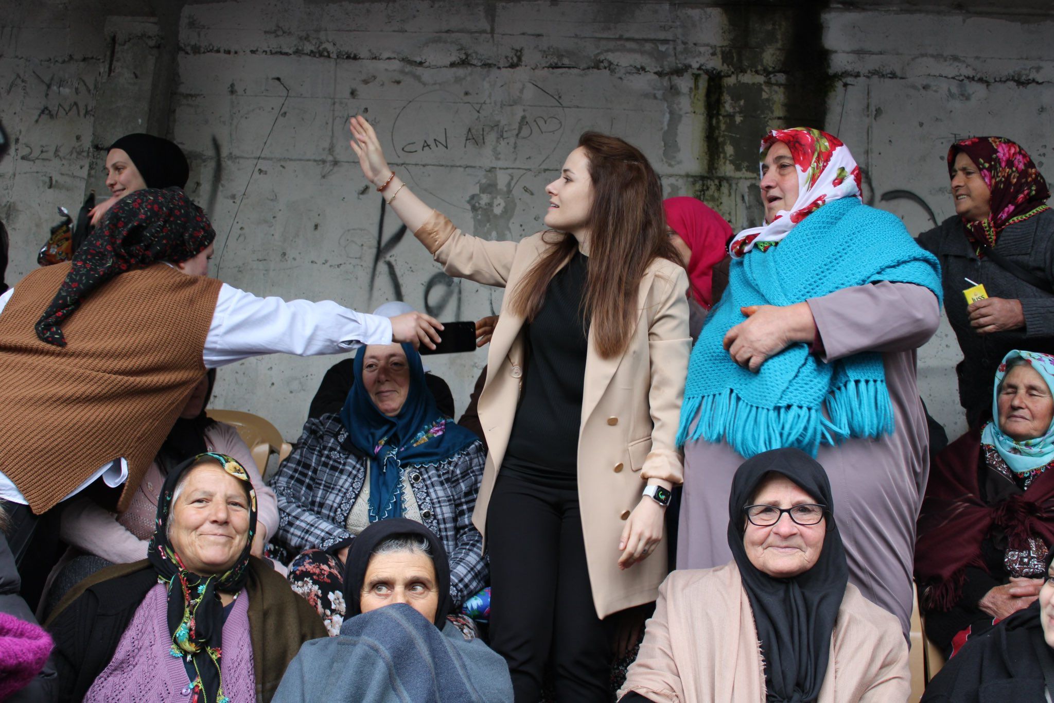 AK Parti Trabzon Milletvekili Adayı Meryem Sürmen ‘İmamoğlu ’çiftini hedef aldı